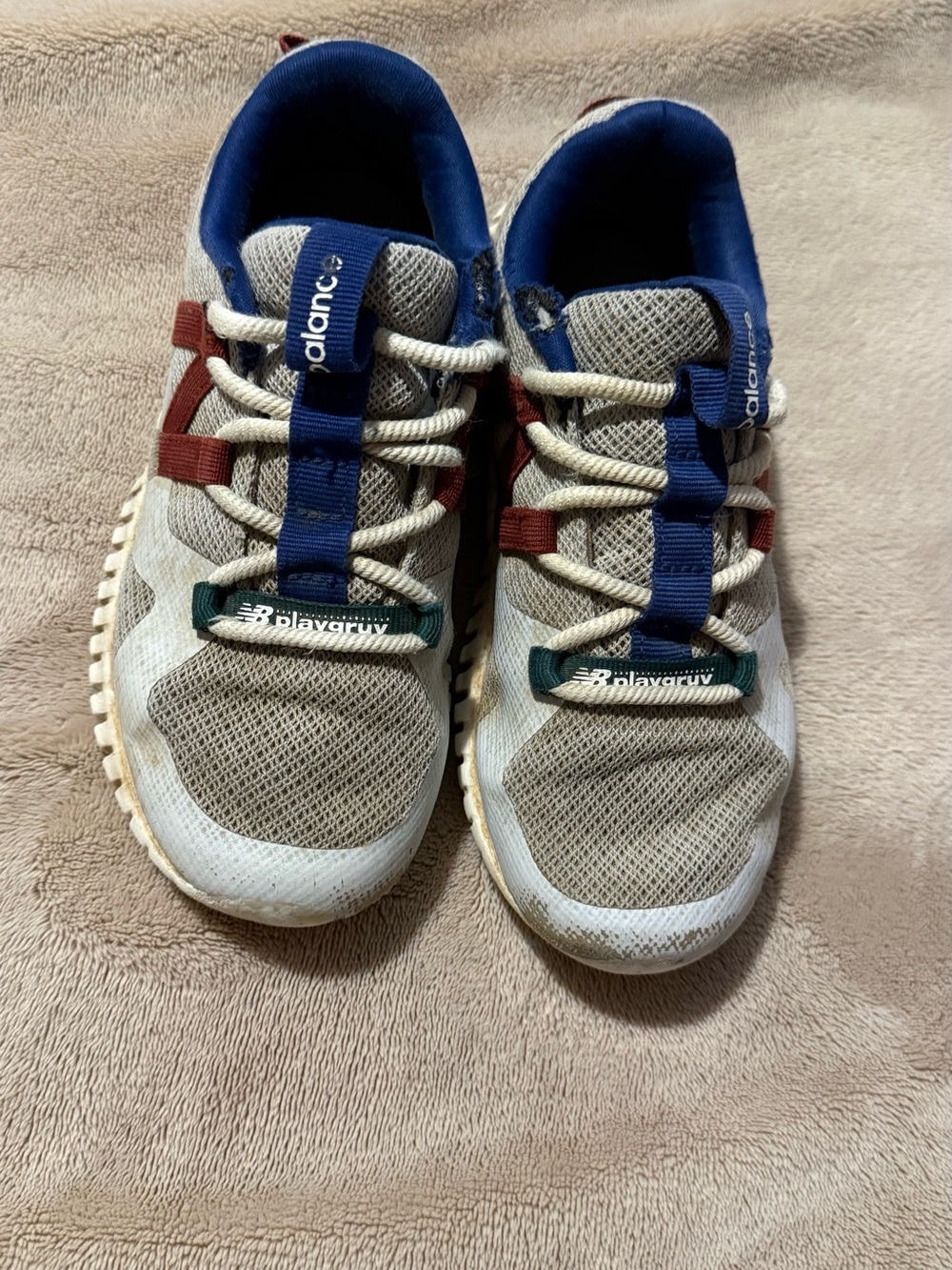 New Balance Kids Beige, Blue & Red Playgruv Sneakers